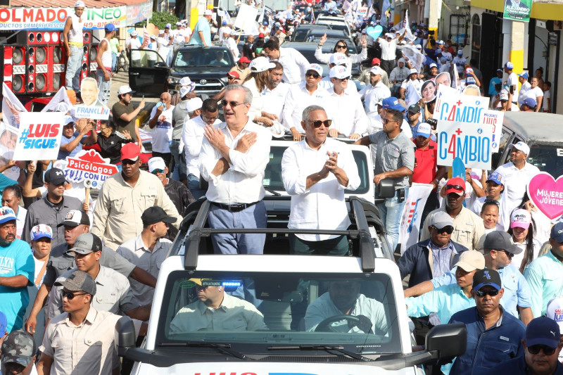 El presidente Luis Abinader recorrió las provincias Monte Plata, Duarte y Hermanas Mirabal.