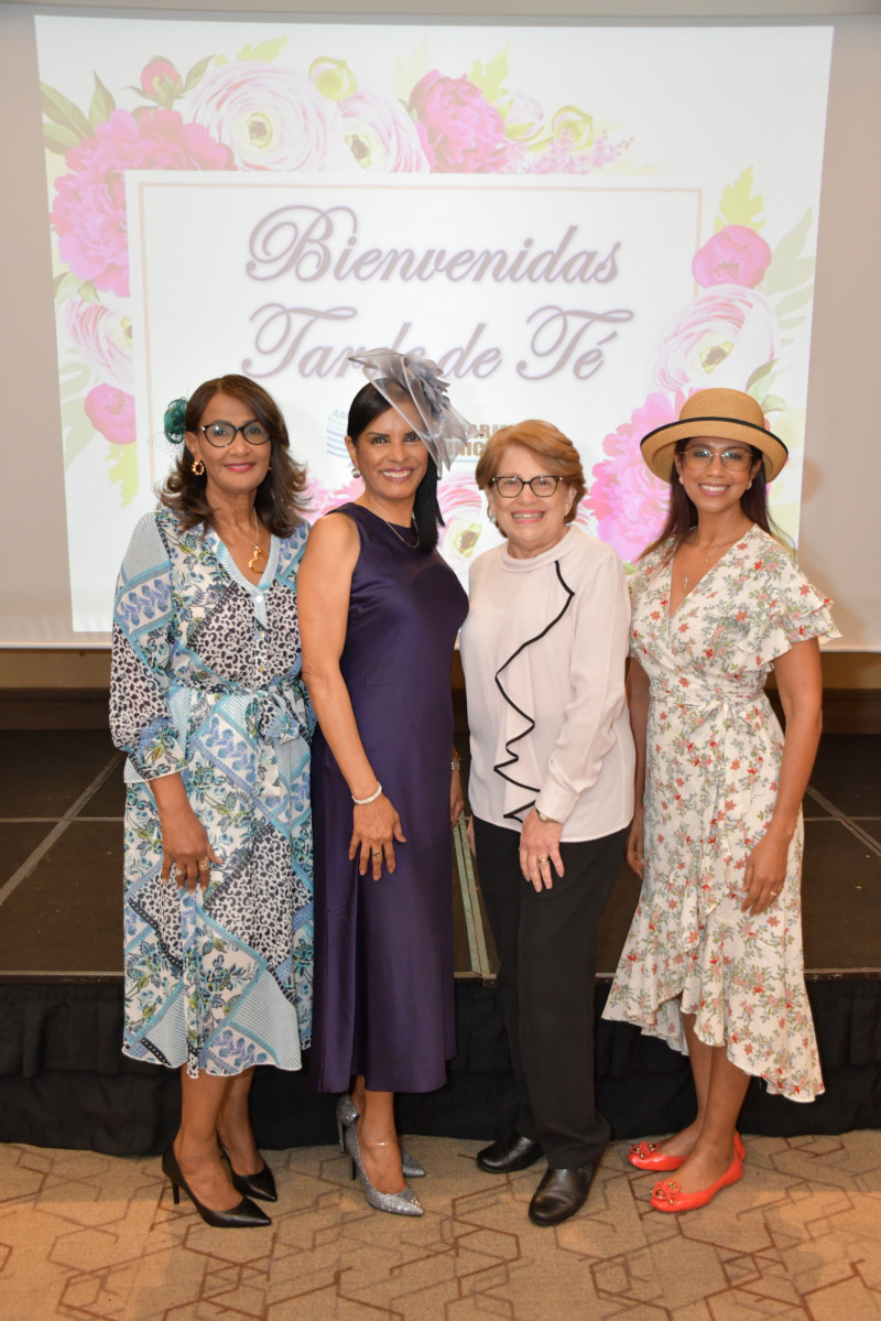 Paulina Musseb, Juana Gómez Martínez, Nancy Alam y María Estela Almánzar.