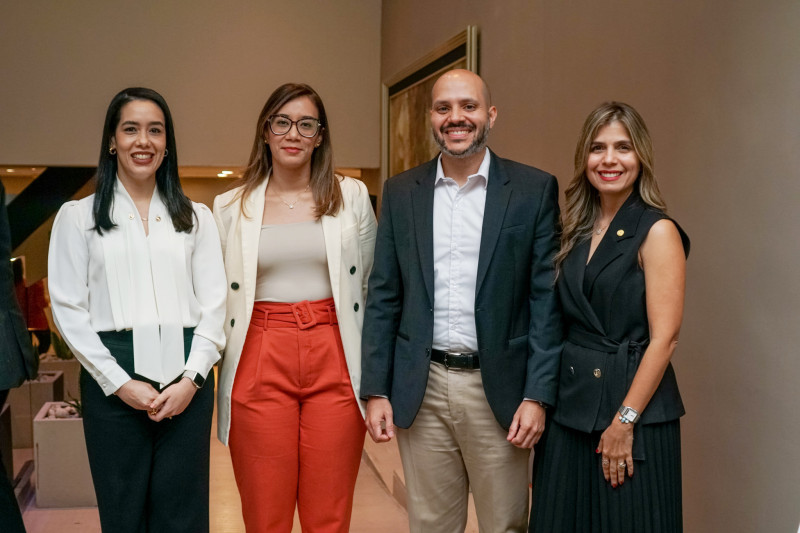 Sarah García, Yanirée Figueroa, Andrés Medina y Charosky Pujols.