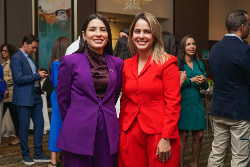 Pamela Rodríguez e Ivette Lora.