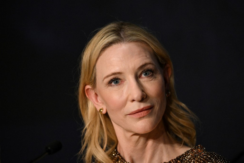 Cate Blanchett asiste a una rueda de prensa de la película "Rumours" durante la 77 edición del Festival de Cine de Cannes en Cannes, sur de Francia