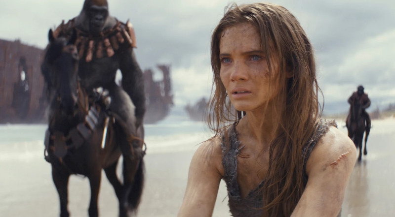 Imagen de Freya Allan en una escena de “Kingdom of the Planet of the Apes".