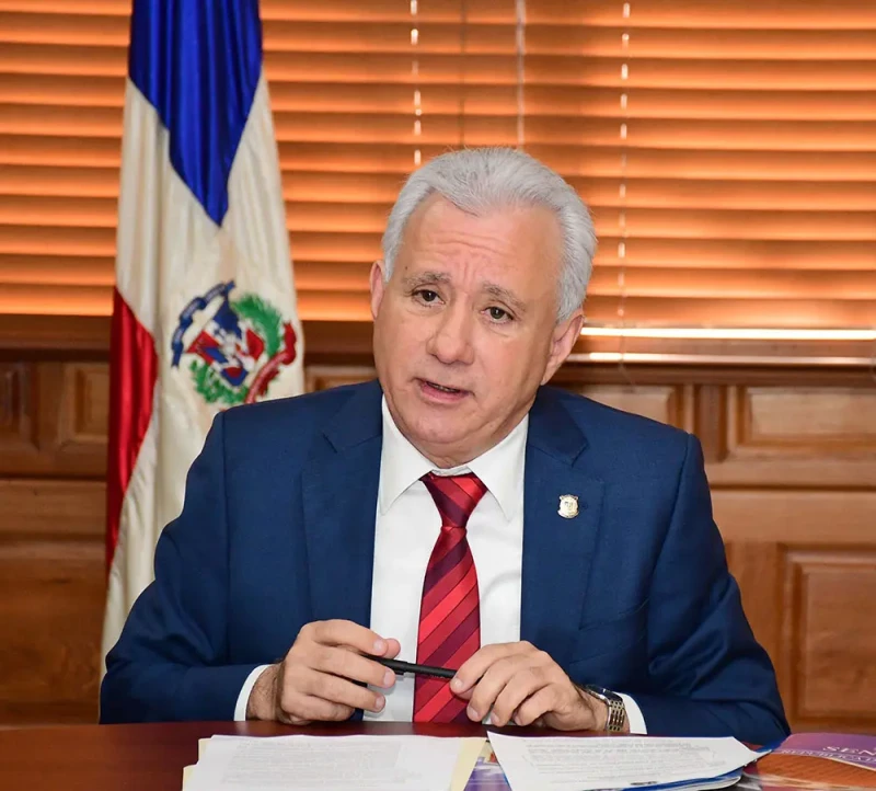 Senador de la provincia Santo Domingo, Antonio Guzmán.