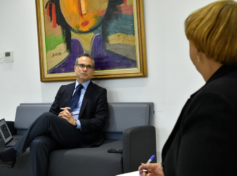 Miguel Collado Di Franco conversa con la editora de Economía & Negocios, Cándida Acosta.