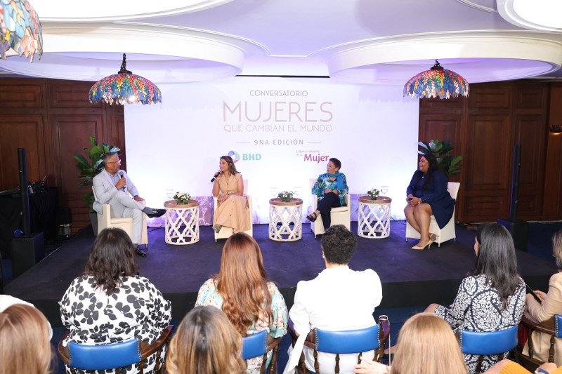 Las panelistas fueron Kirssys Abreu, Dorca Balcácer y Cinthia Núñez.