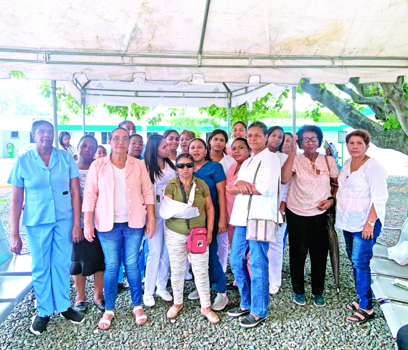 Enfermeras del hospital antiguo Santo Socorro reclamaron la reposición de las enfermeras canceladas en ese centro asistencial.