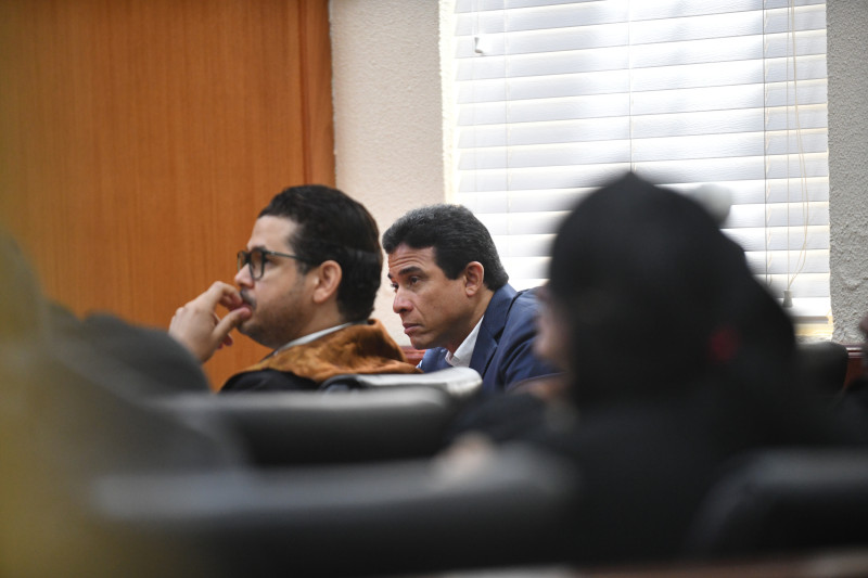 Mayor general Adán Cáceres, principal imputado del caso Coral, en una audiencia donde se ventila su situación judicial.