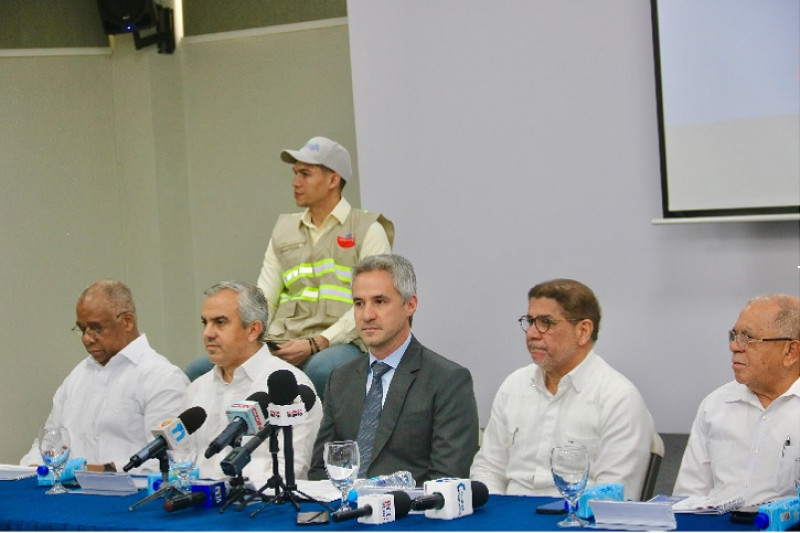 José Rafael Paulino, Miguel Baruzze, Limber Cruz, Fernando Durán. Iván Hernández Guzmán
