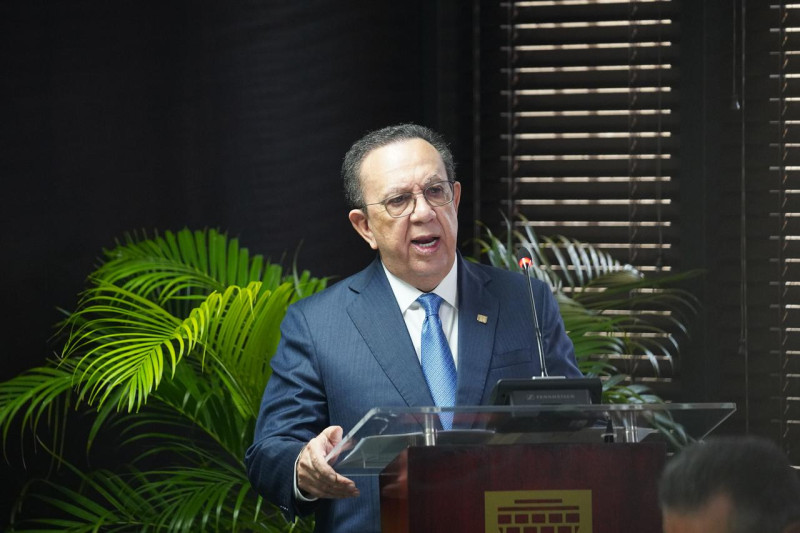El gobernador del Banco Central de la República Dominicana (BCRD), Héctor Valdez Albizu.