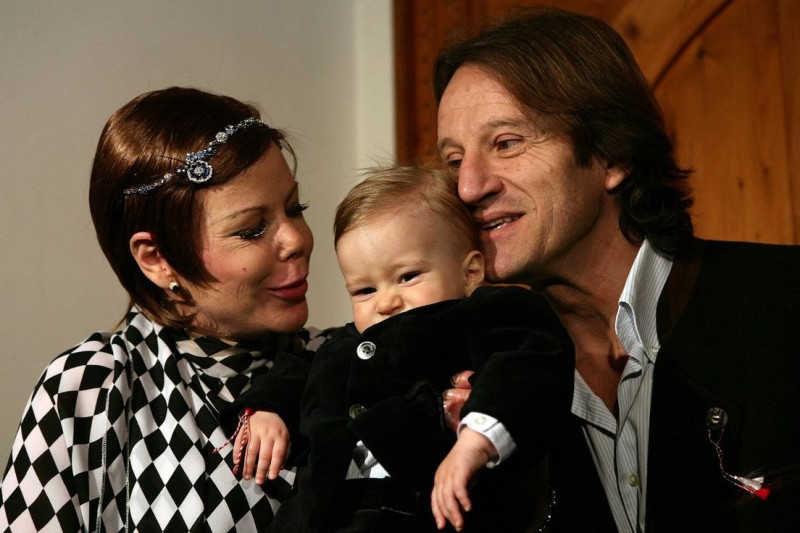 Kalina de Bulgaria con su esposo Kitín Muñoz y su hijo Simeon Hassan Muñoz