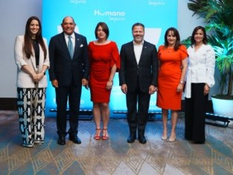 Gianna Blandino, José Zapata, Marisol Guzmán, Eduardo Cruz, Patricia Pierre  y Ydania Vólquez.