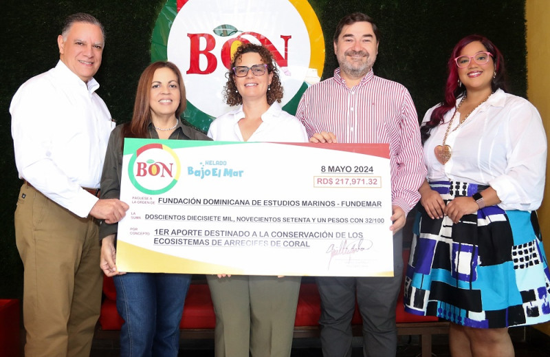 José Fernández, Carolina Pantaleón, Rita Sellares, Guillermo Botero y Lissett Almonte.