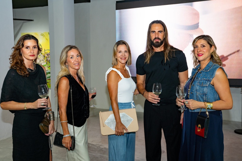 Mercedes Maroni, Cristina Martin, Gaby Pernetz, Aquiles Azar Billini y Aida Jiménez