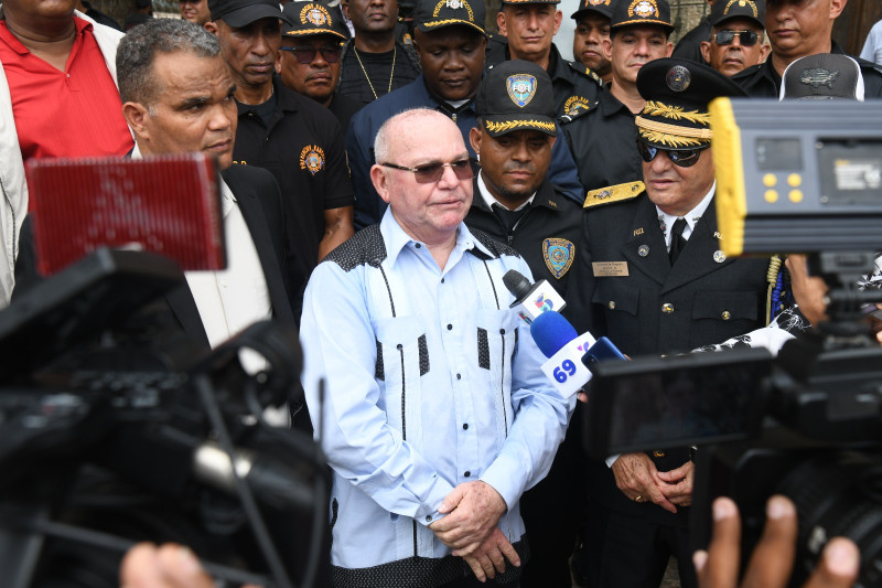 Francisco Núñez Cáceres, presidente de la Federación Dominicana de Lucha contra las Drogas (Fedelucd) dando declaraciones a la prensa sobre proyectos a futuro.