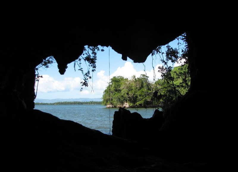 El mirador natural en la cueva de La Arena, en Los Haitises.