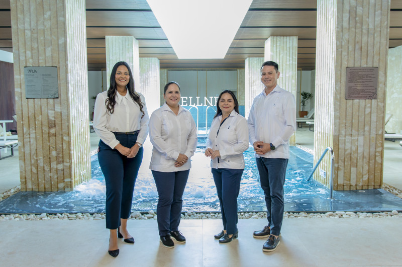 Sarah Agramonte, Verónica Williams, Mayra Ramírez y César Escalera