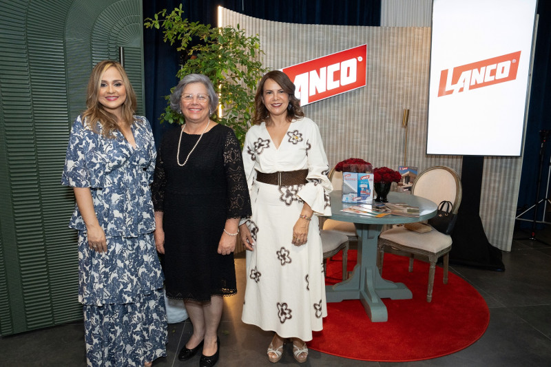 Patricia Hernández, Cándida Mejía y Mireya Borrell.