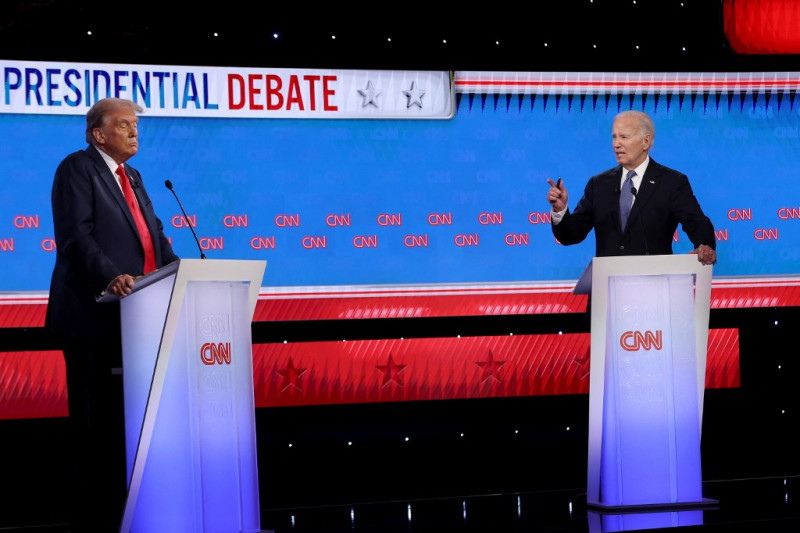 Donald Trump y Joe Biden durante el debate presidencial en Atlanta, Estados Unidos