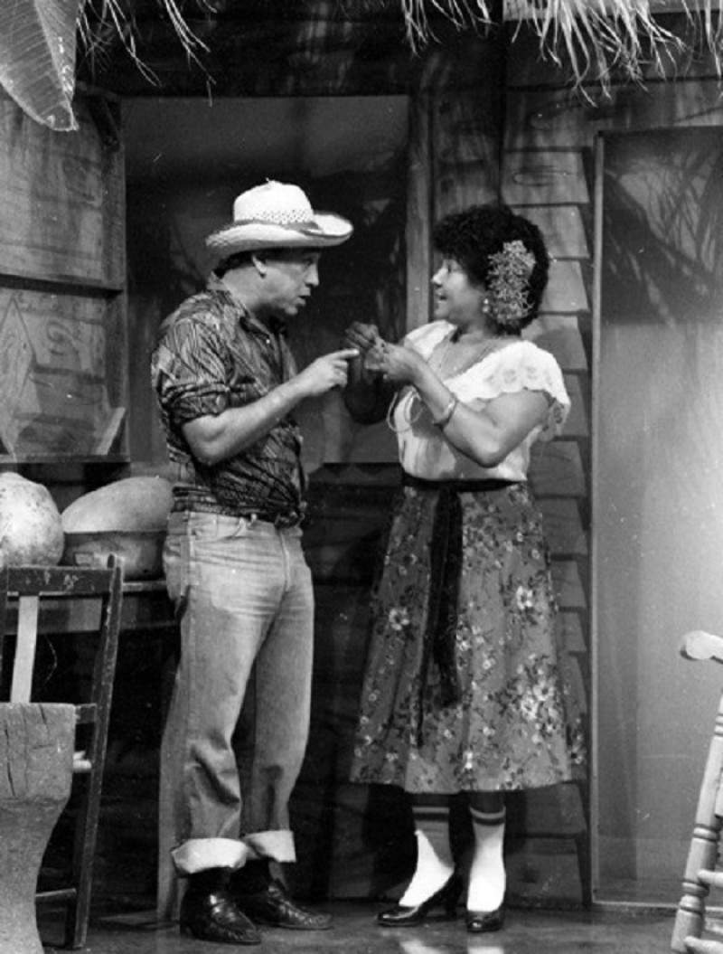 Julio César Matías (Filipito) y María Rosa Almánzar (Ciriaca), del primer cuadro de comedias de la televisión dominicana, "Romance campesino".