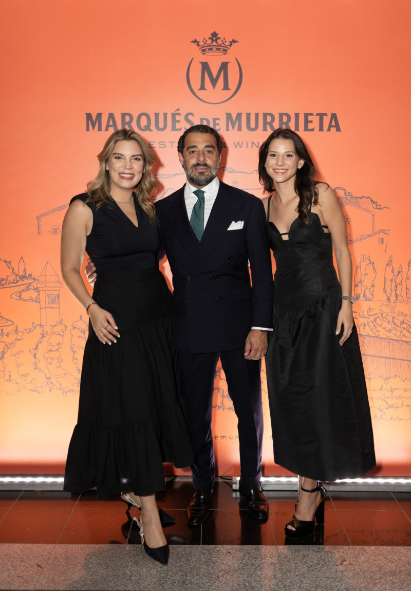 Jeanmarie Polanco, Vicente Cebrián Sagarriga y Paulina Varela.