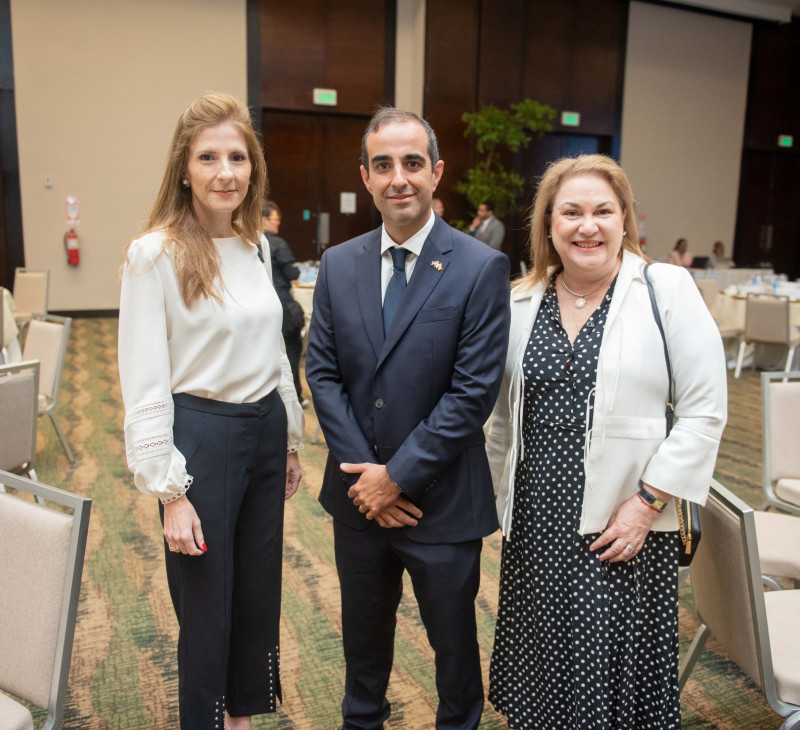 Rocío Armenteros, Dimitri Foundoukidis y Nicolina Landolfo.