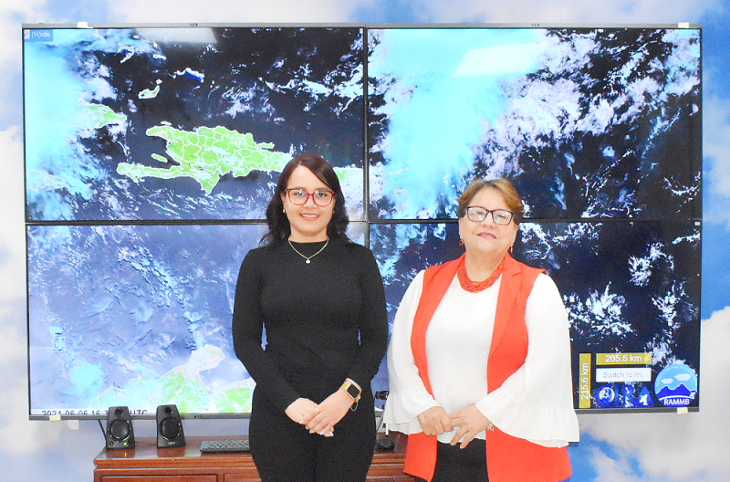 Nazarena Lazala, gerente de marca Duracell y Gloria Ceballos, directora de la Oficina Nacional de Meteorología