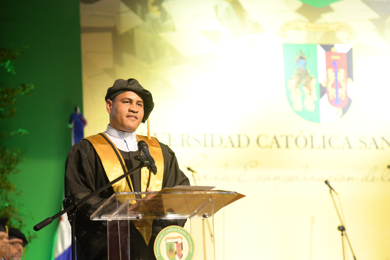 El rector de la Universidad Católica Santo Domingo, presbítero José Luis de la Cruz.