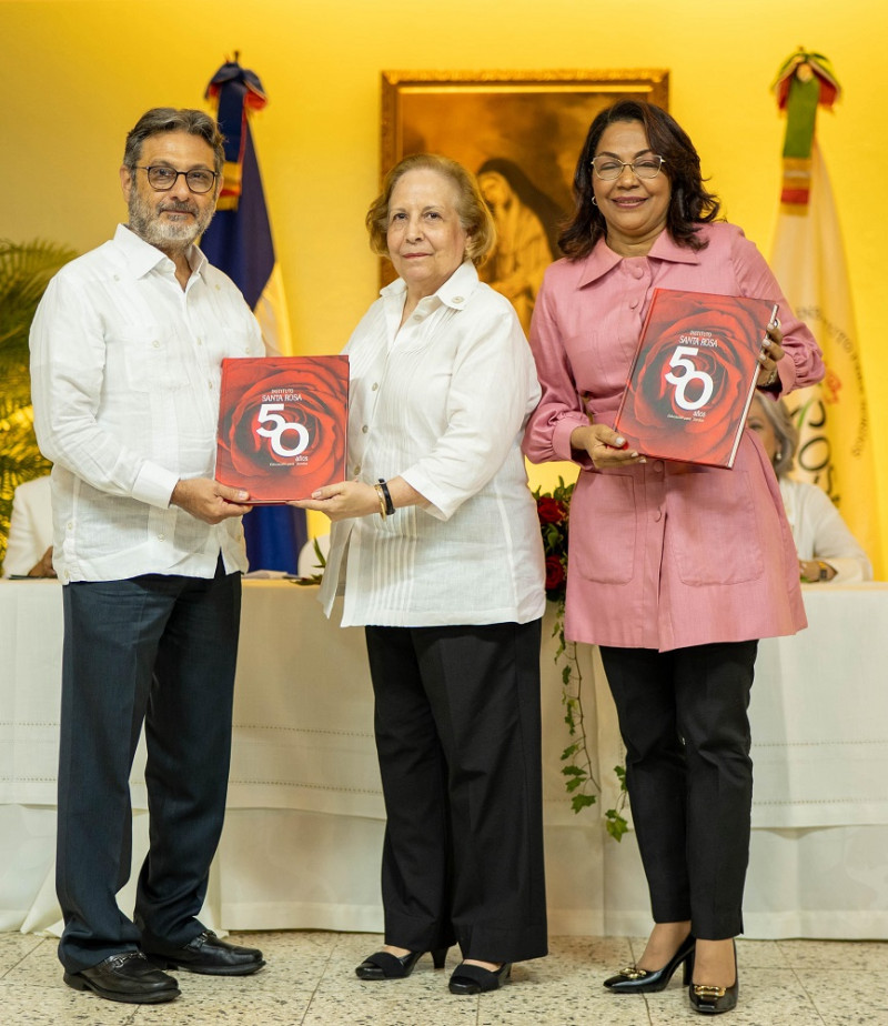 Carlos Yunén, director del CONADIS, María de Jesús Pérez de Mansfield, presidenta de la directiva del Instituto, y Lucía Vásquez, directora general de Educación