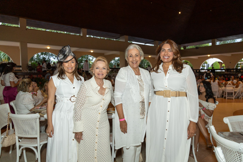 Cynthia Santos, Francine Carrier, Chachy de Batista y Claudia Gallardo.