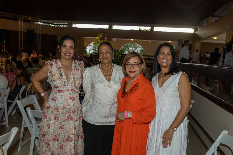 Aritza Castillo, Altagracia Toribio de Ochoa, Cristina Checo de Ruiz y Yanira Castillo.