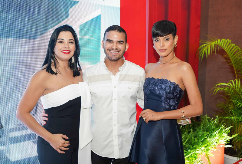 María Angélica Abreu, Jay Jiménez y Valentina Campión.