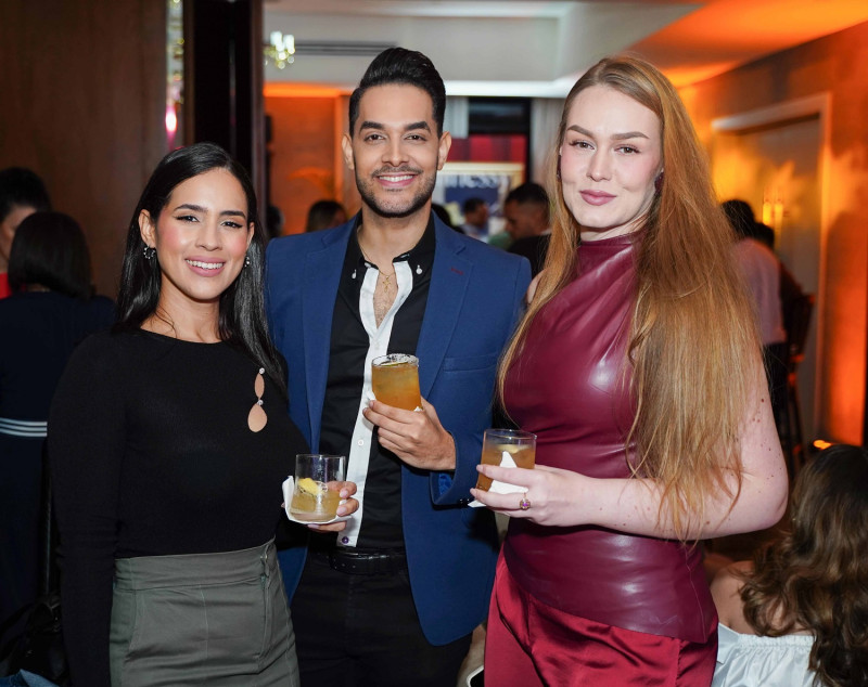 Natacha Peña, Emilio Fernández y Masha Ponukalova..