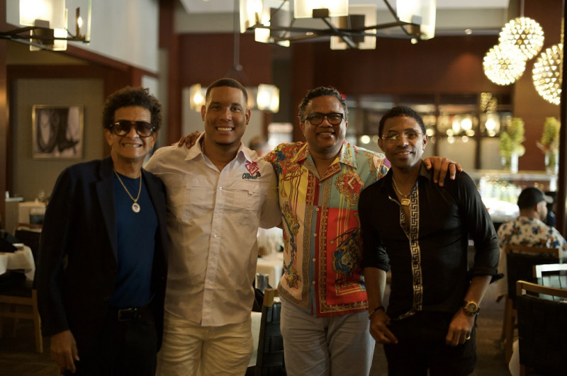 Javier The Jeweler junto a Tony Pascual “Pachuli”, Aquiles Correa y Fausto Mata.