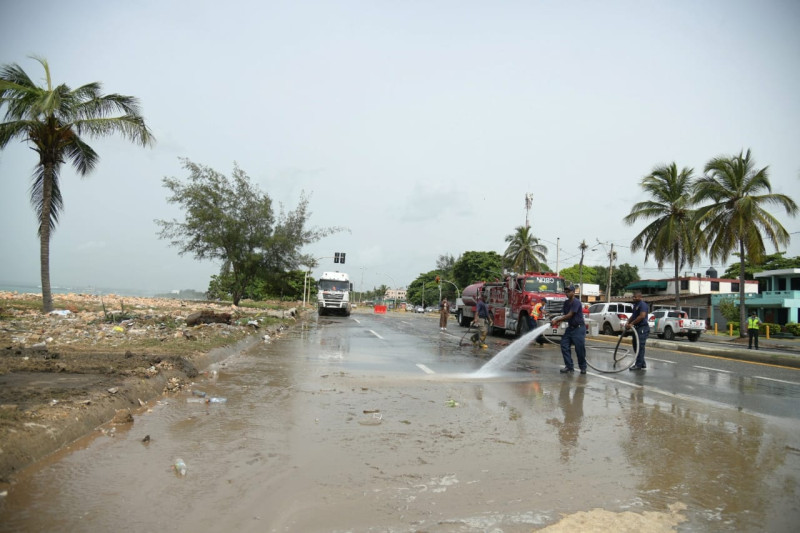 Distrito Nacional permanece en alerta amarilla tras el paso del huracán Beryl.