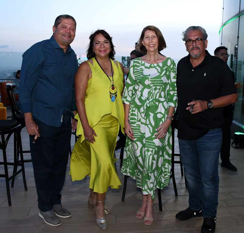 Cristian Eduardo, Elizabeth Pérez, Mónika Harel y Juan Basanta