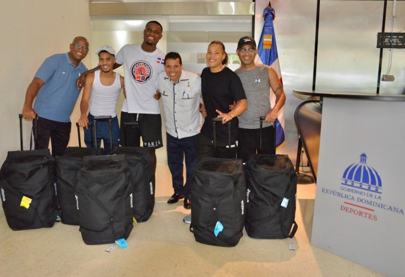 Desde la izquierda, Armando Hernández, Yunior Alcántara, Cristian Pinales, José Paulino, María Moronta y Eudis Méndez.