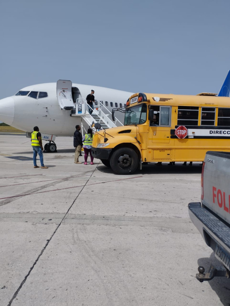 El grupo aterrizó en el Aeropuerto Internacional de Las Américas.