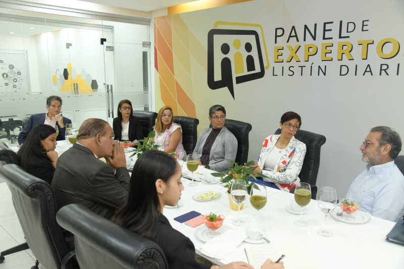 Los expertos sostuvieron un diálogo con la dirección de Listín Diario sobre la búsqueda de más participación de personas con discapacidad.