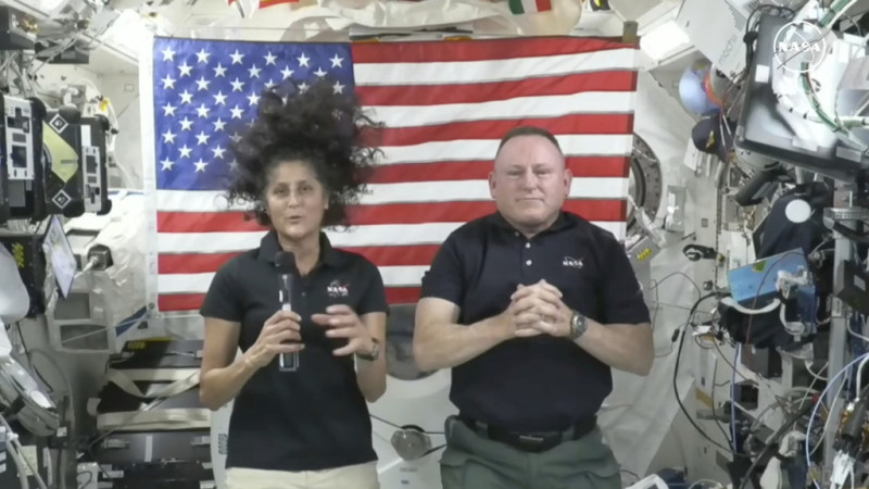 astronautas Suni Williams, izquierda, y Butch Wilmore