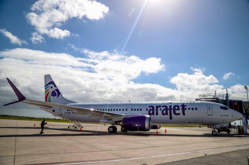 De acuerdo al informe, Arajet transportó a unos 399 mil pasajeros de enero a junio, de este año.