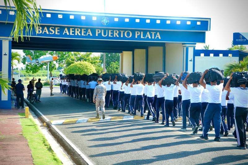 Aspirantes ingresan a la Base Aérea Puerto Plata