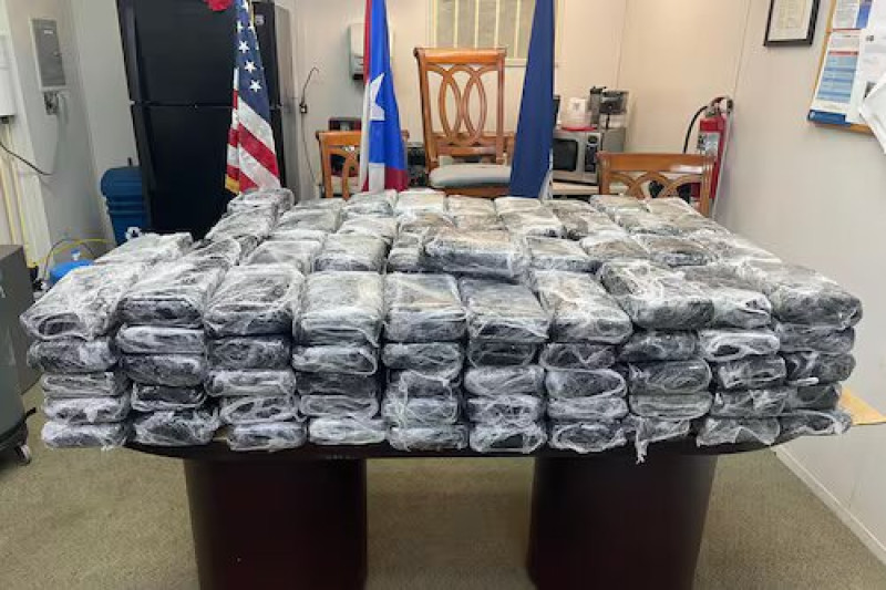 La embarcación de 6 metros de eslora con dos personas abordo cerca de la isla de Desecheo.