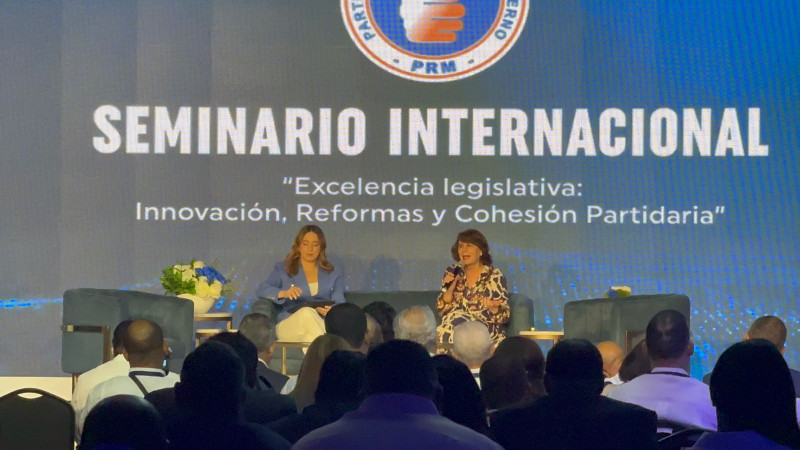 La expresidenta de Ecuador, Rosalia Arteaga, en seminario “Excelencia Legislativa: innovación, reformas y cohesión partidaria”.