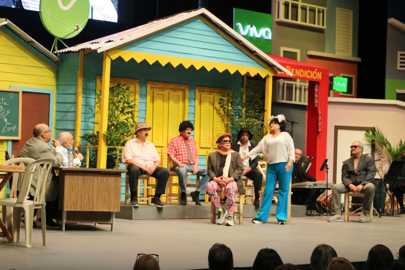 El espectáculo de humor "La Escuelota" se presentó en el Teatro Nacional.
