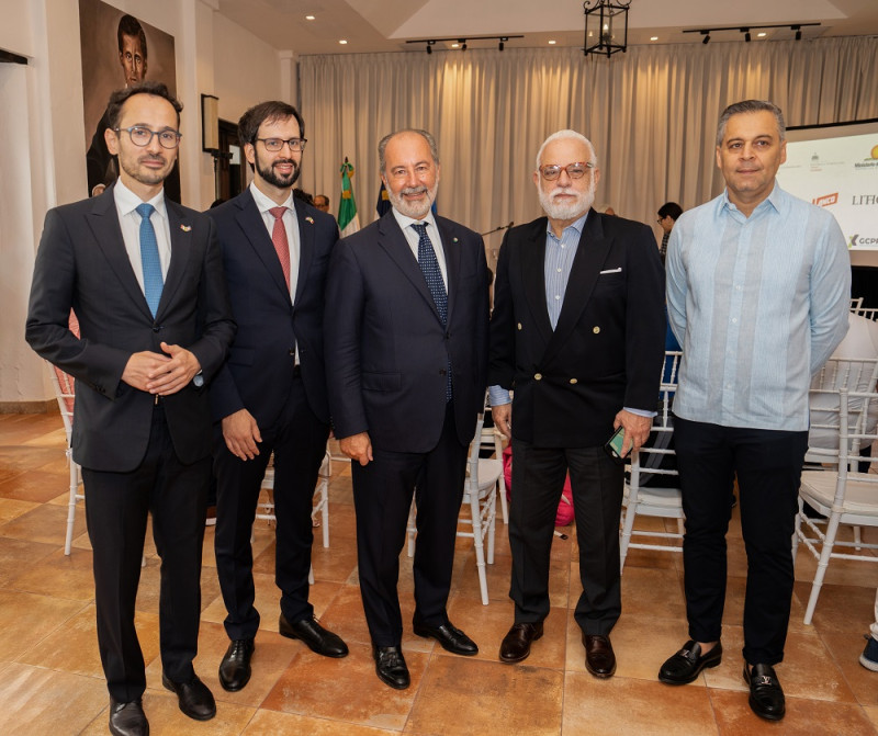 Darío Constantino, Rodolfo Colaci, Stefano Queirolo Palmas, Gustavo Piantini y Massimiliano Atrigna.