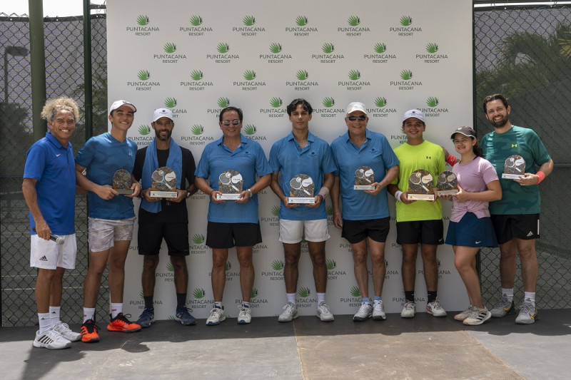Ganadores del tradicional torneo de propietarios realizado en el Centro de Tenis Oscar de la Renta.