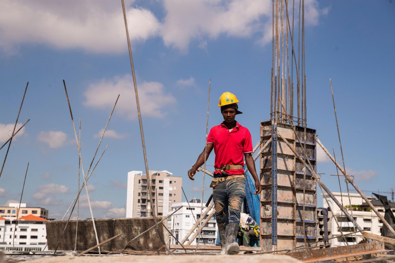 El Comité Nacional de Salarios aprobó en mayo siete resoluciones que establecieron un aumento salarial del 20% para los trabajadores del sector construcción.