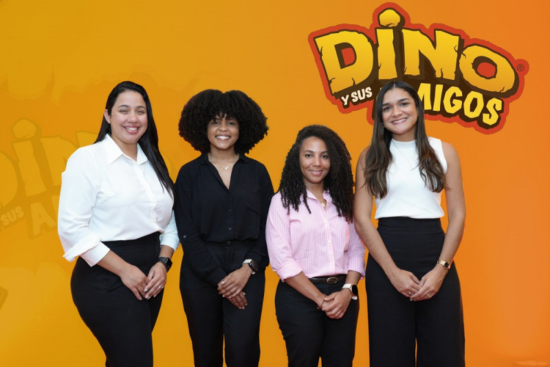 Ana Carina Jimenez, Peggy Soto, Merlyn De Los Santos y Daniela Patrone