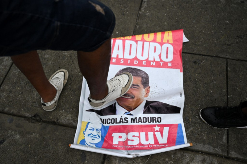 Un opositor al gobierno del presidente venezolano Nicolás Maduro