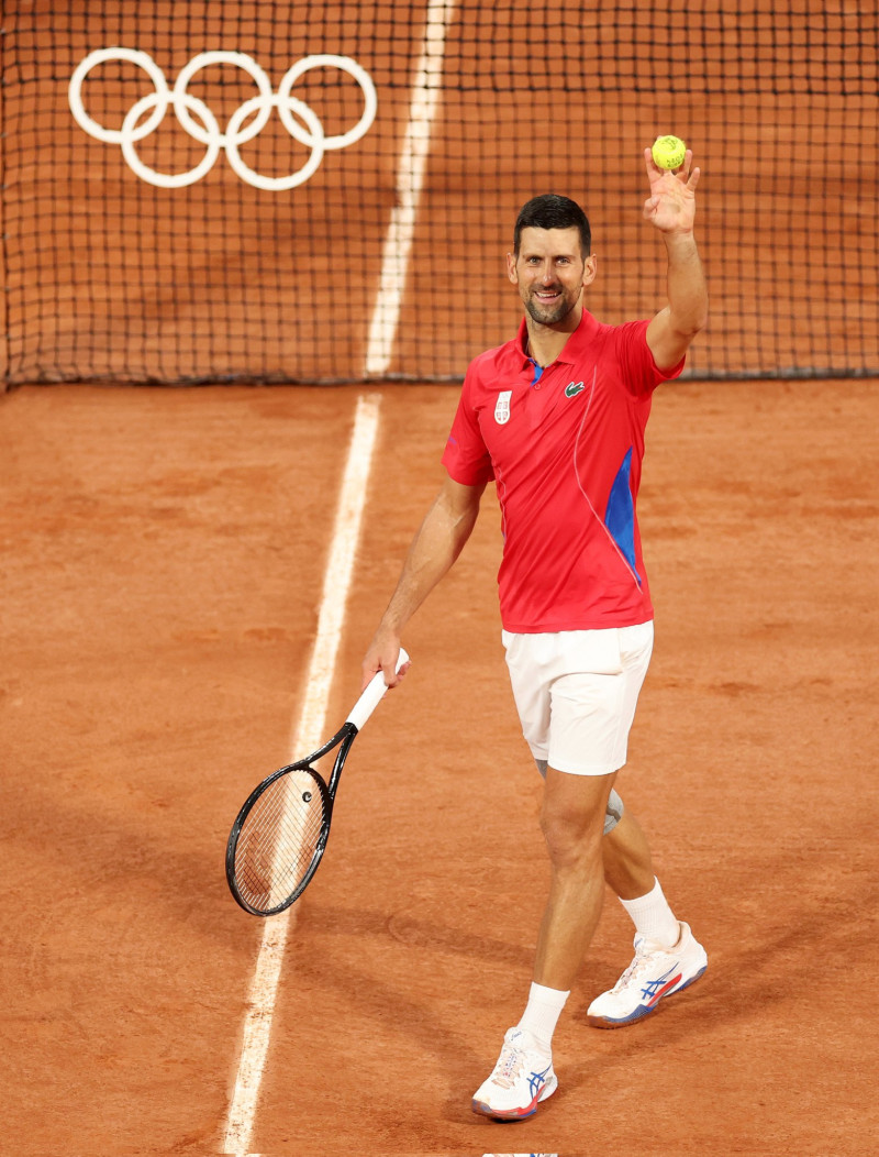 Novak Djokovic despachó a Rafael Nadal en dos sets seguidos en la segunda ronda del tenis olímpico.